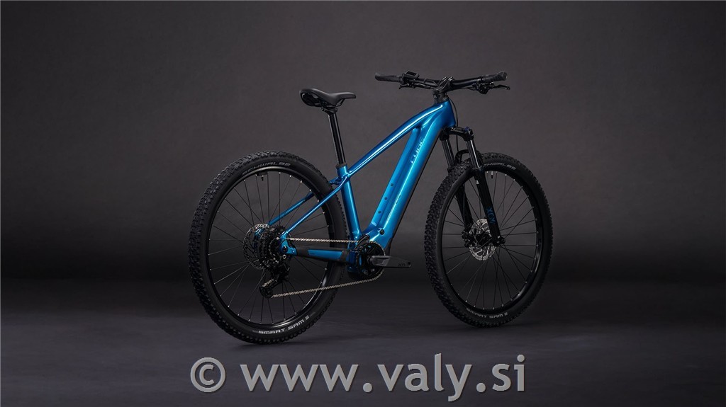 Cube kolo Reaction Hybrid Performance 600 modra
